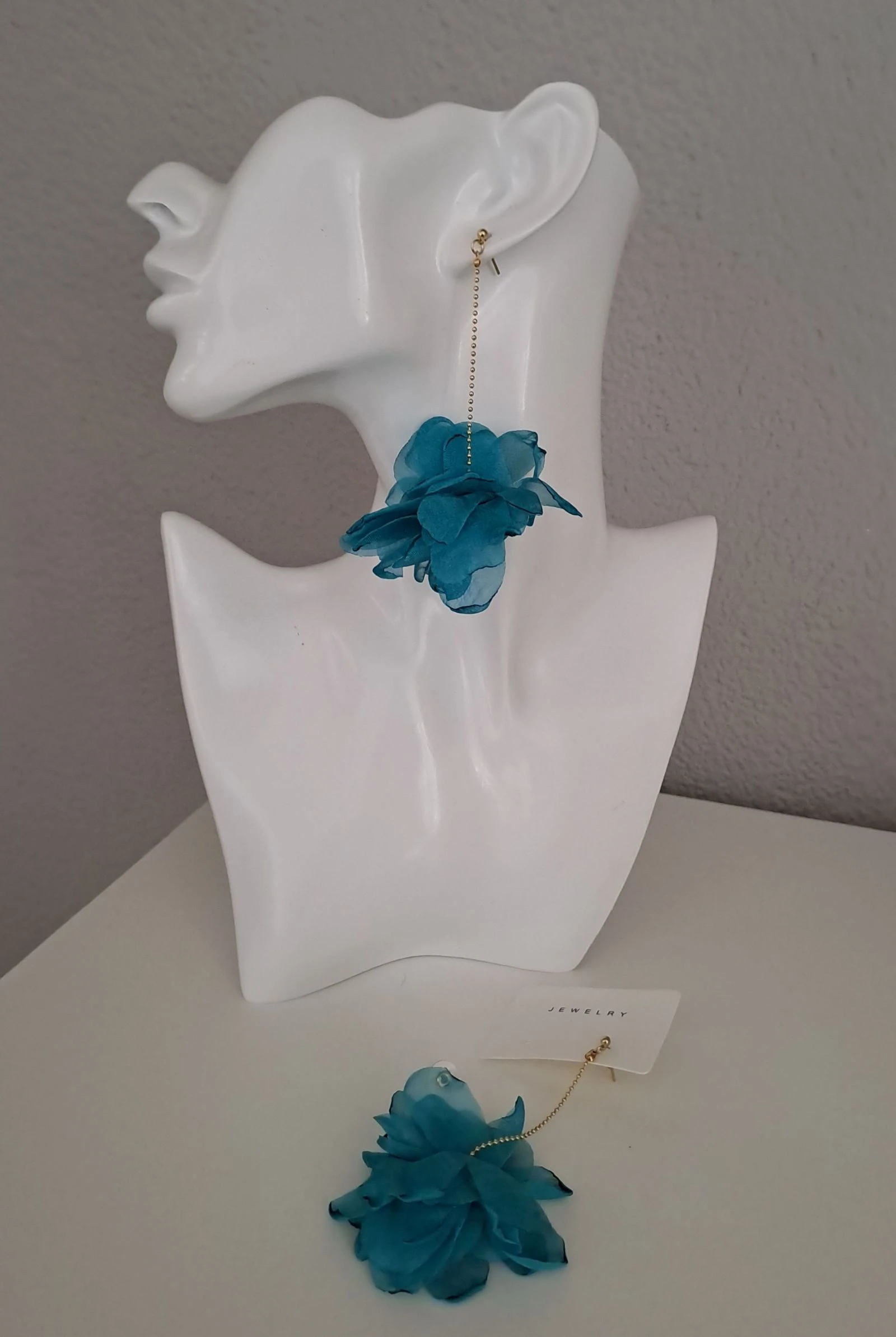 Brincos de pendurar em chiffon verde-azulado – photo 2